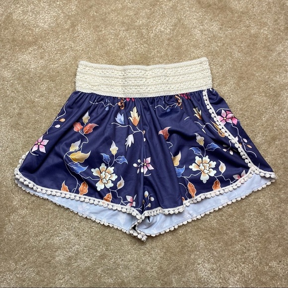 Pants - LoveU.Dear Blue Floral Elastic Waist Boho Shorts Size Small